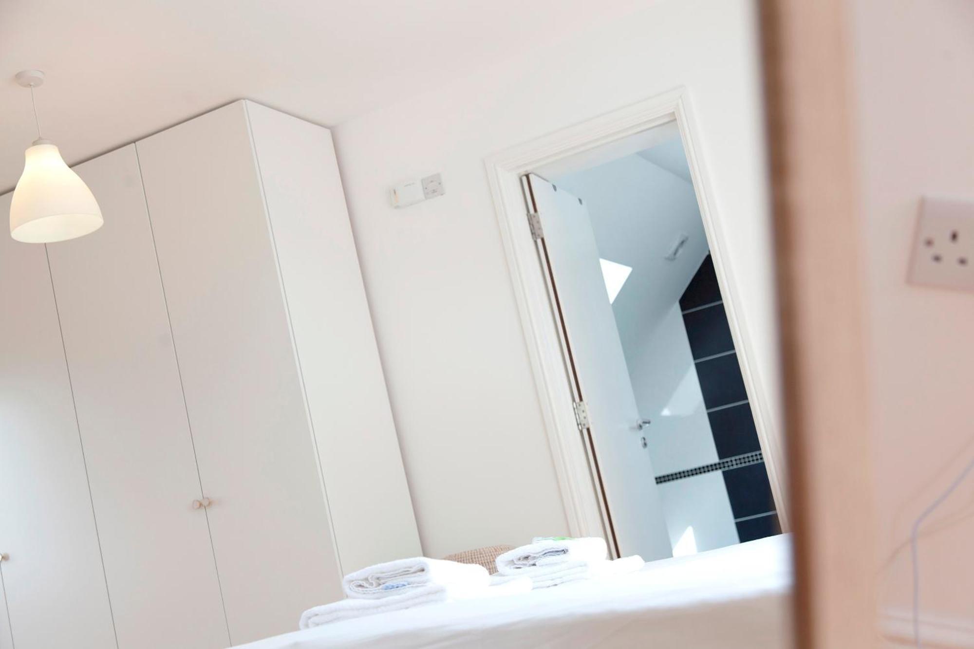 Pass The Keys 49 Byron Square Modern And Spacious 3 Bed Home With Free Parking CBG Extérieur photo
