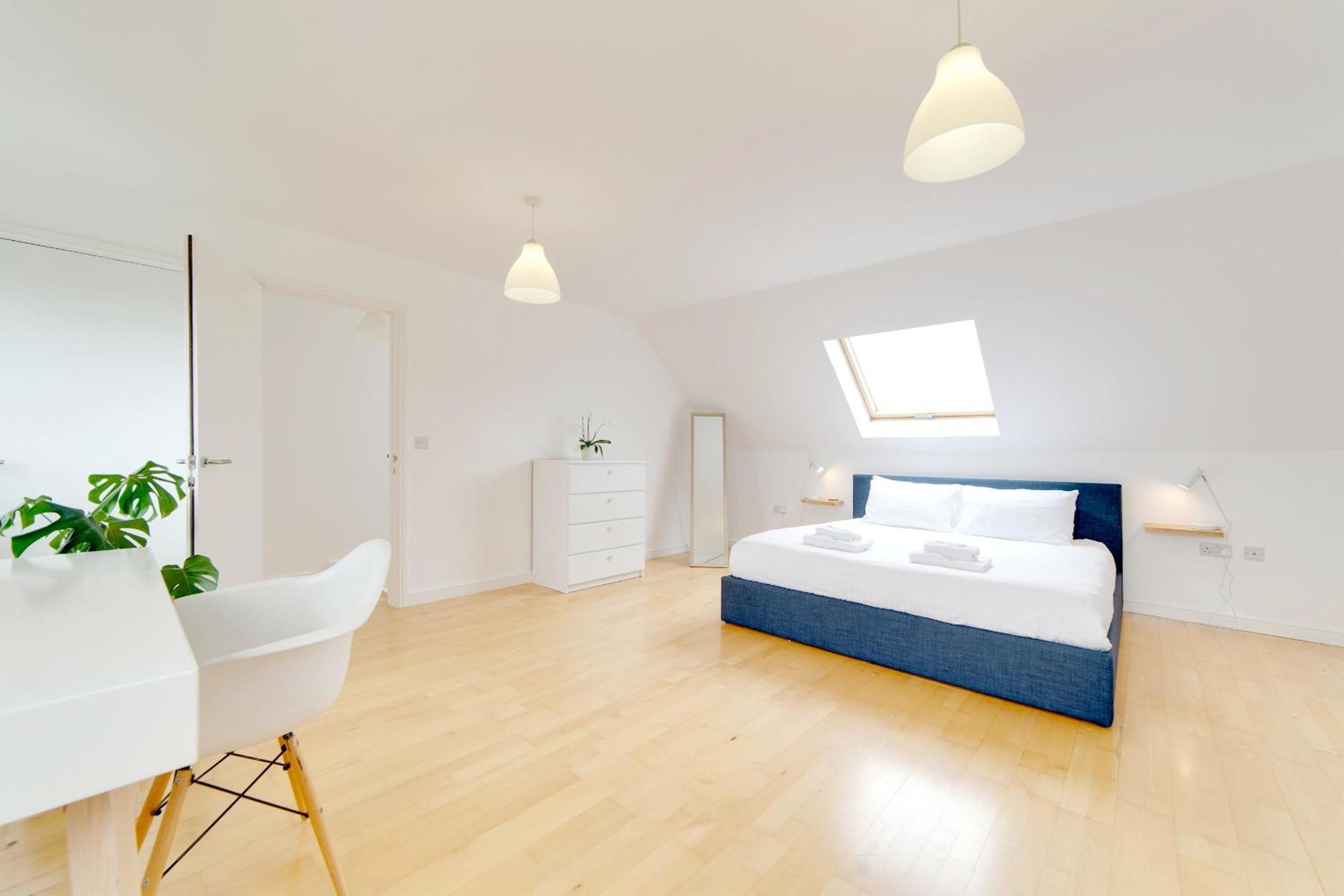 Pass The Keys 49 Byron Square Modern And Spacious 3 Bed Home With Free Parking CBG Extérieur photo