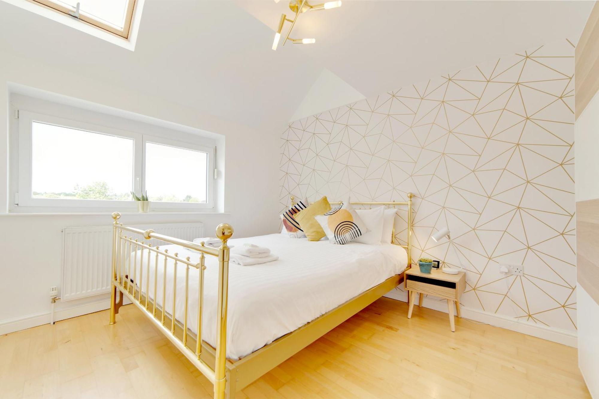 Pass The Keys 49 Byron Square Modern And Spacious 3 Bed Home With Free Parking CBG Extérieur photo