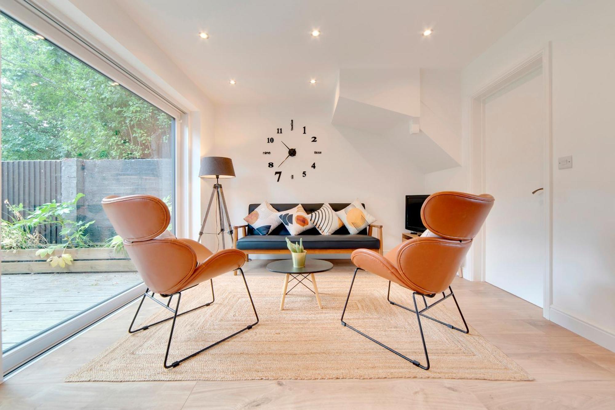 Pass The Keys 49 Byron Square Modern And Spacious 3 Bed Home With Free Parking CBG Extérieur photo